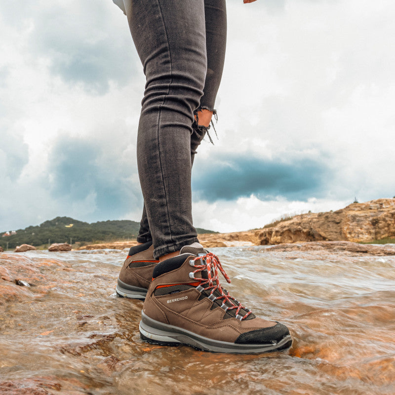 BOTA DE MONTAÑA DE PIEL BERRENDO 1410 PARA MUJER